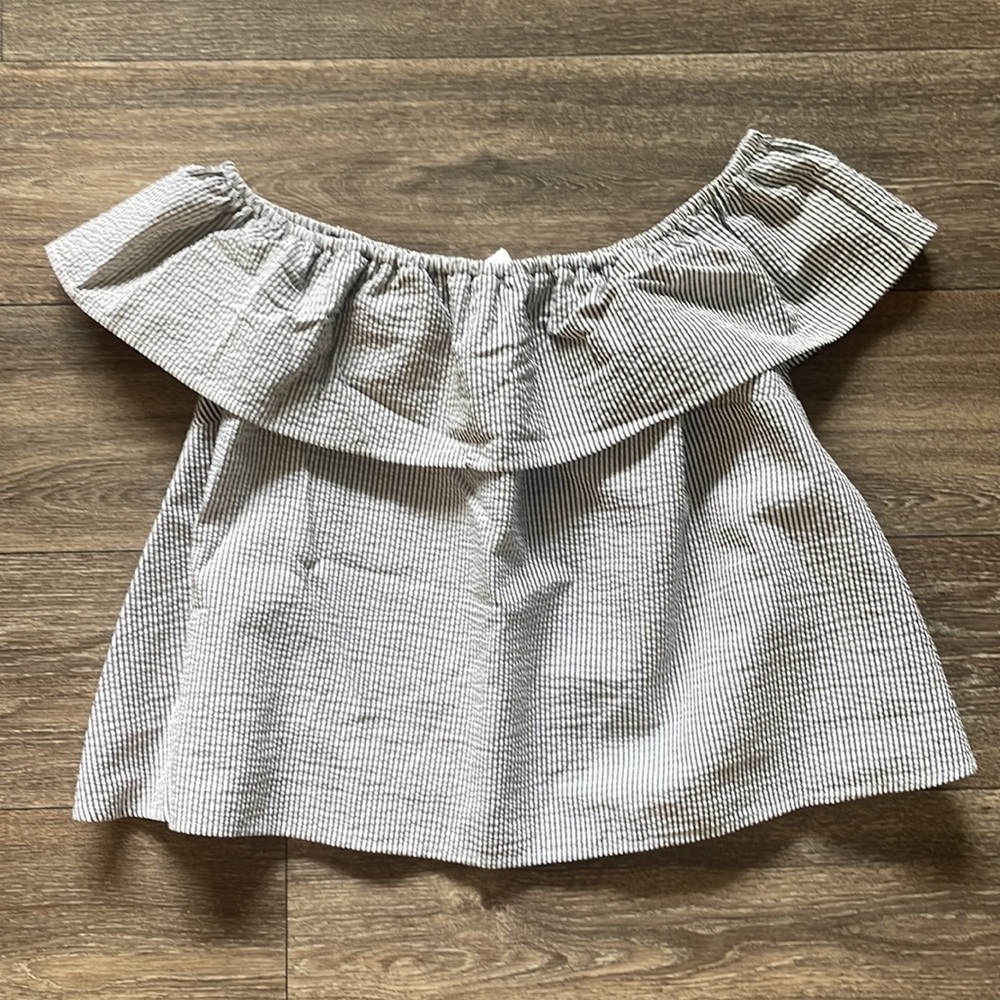 Lauren James Dark Gray Seersucker Top in Size Extra Small
